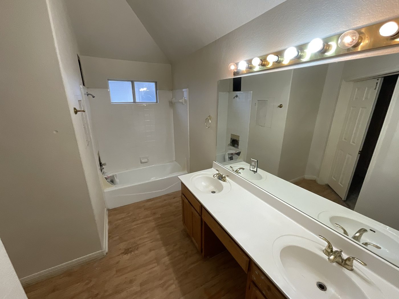 Austin home bathroom before renovation